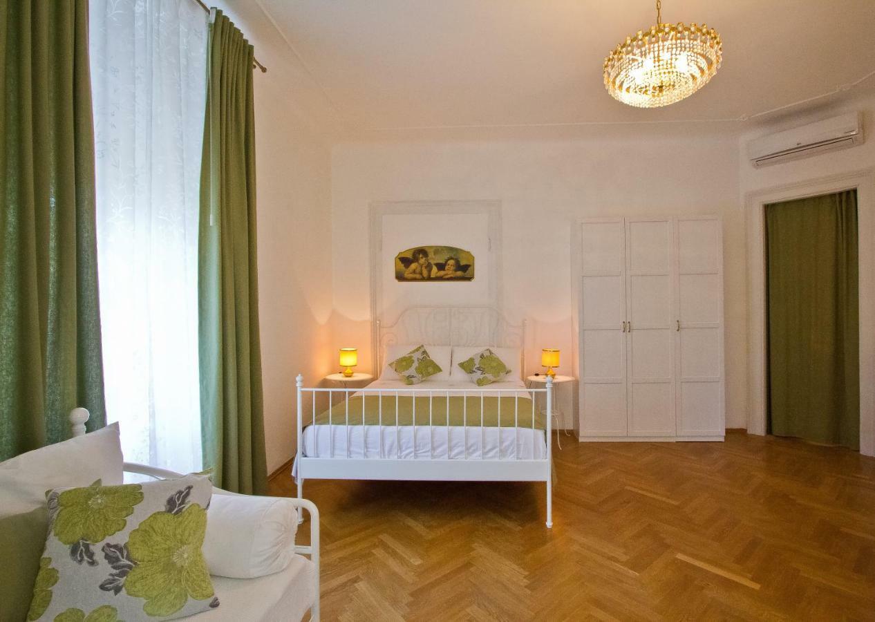 Golden Rooms Bed & Breakfast トリエステ エクステリア 写真